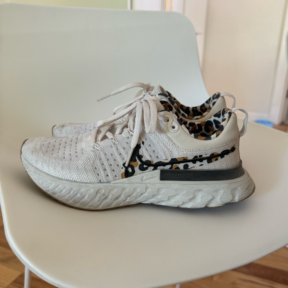 Nike Running Shoes Womens 7.5 Infinity React Flyknit